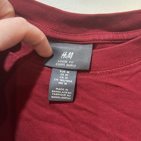 Men’s H&M graphic tee size medium / A26 - Picture 3 of 4